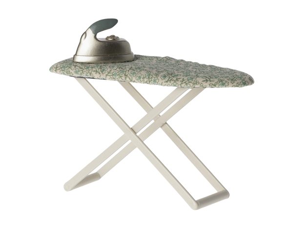 maileg iron and ironing board mouse