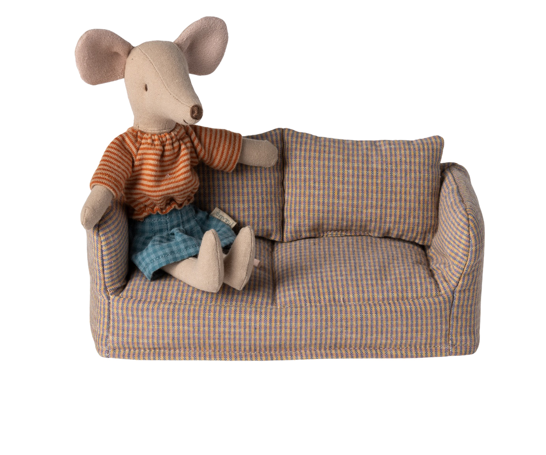 maileg couch mouse