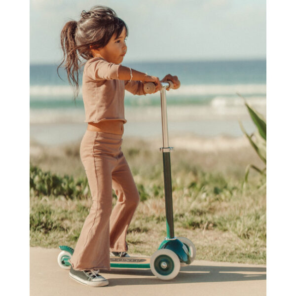 banwood scooter green look3