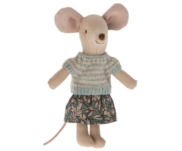 maileg knitted sweater and skirt for big sister mouse