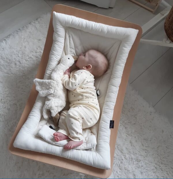 levo baby rocker in beech organic whitelook