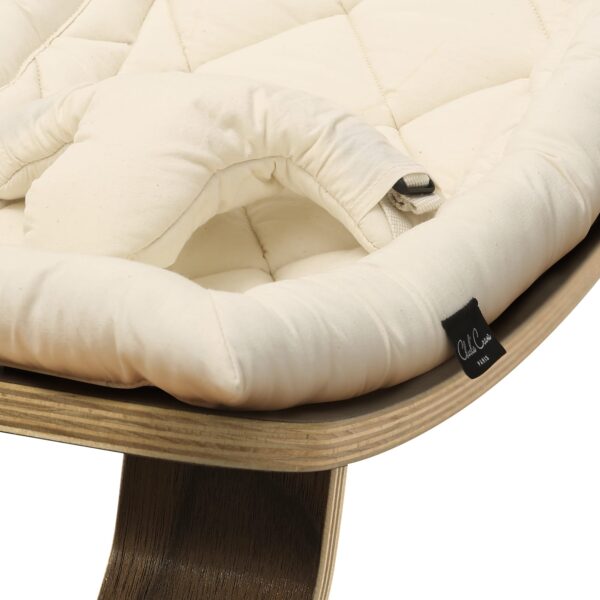 levo baby rocker in walnut organic white look5