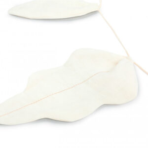 lin francais leaf garland off white