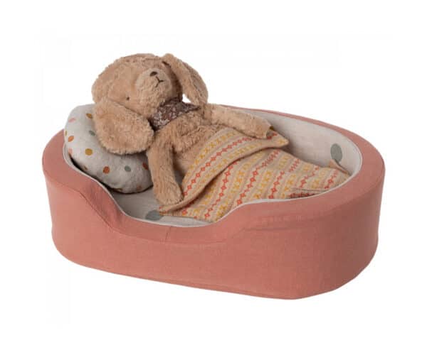 maileg dog basket coral