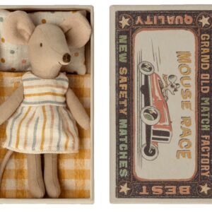 maileg mouse in matchbox big sister look1
