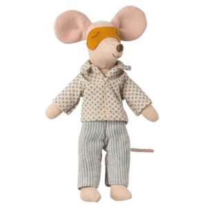 maileg pyjamas for dad mouse look