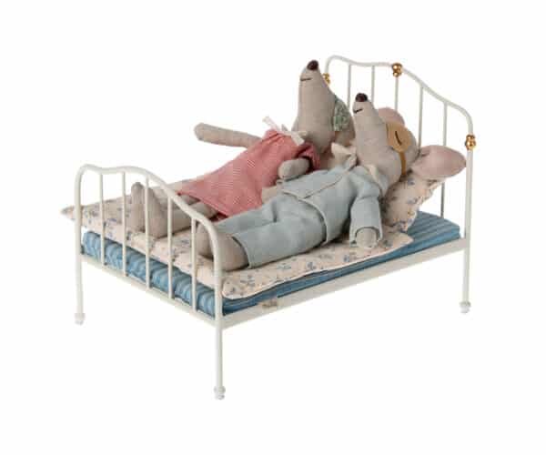 maileg mouse bed off white