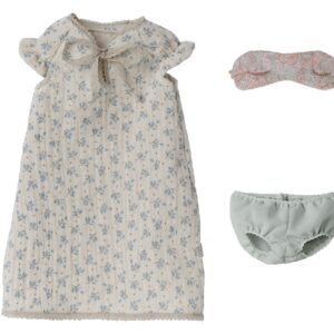 maxi mouse nightgown look