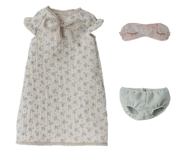 maxi mouse nightgown look