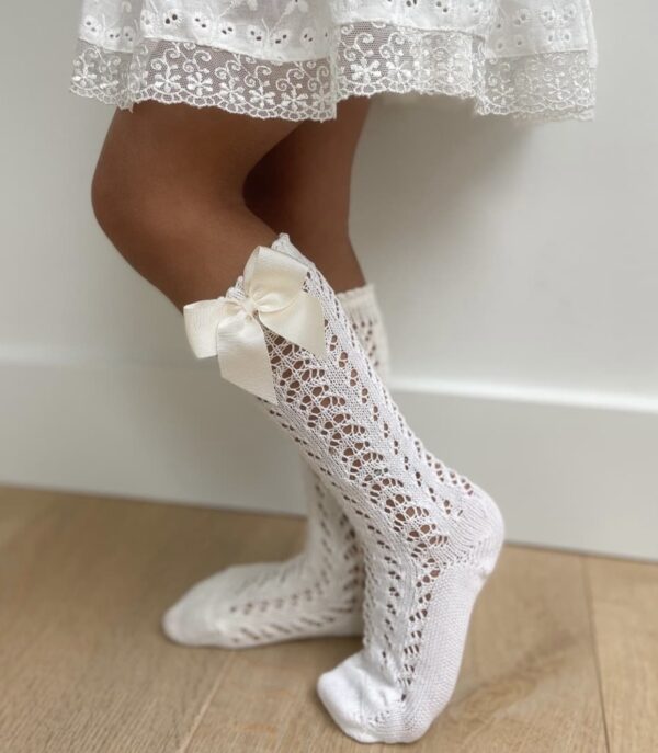 perle openwork knee socks with grossgrain bow look1