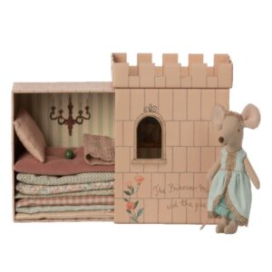 princess mouse in the pea toy big sister look1