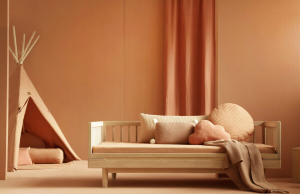 pure oak wood junior bed look3