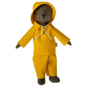 rainwear with hat teddy dad look