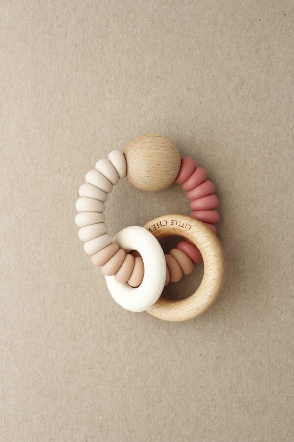 rattle teether dany maroon