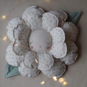 flower head kids wall decor mint motif
