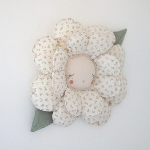 flower head kids wall decor mint motif
