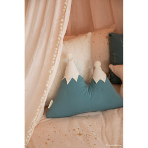 snowy mountain cushion magic green look1