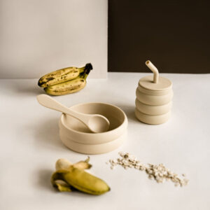 the breakfast set banana oatmeal look