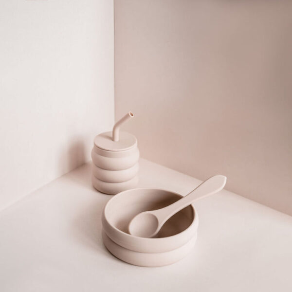 the breakfast set strawberry cardamom look3