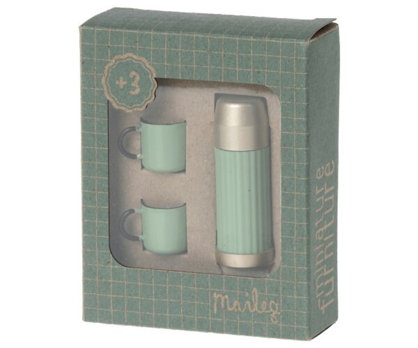 thermos and cups mint look