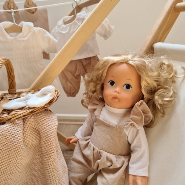 vintage doll lien look