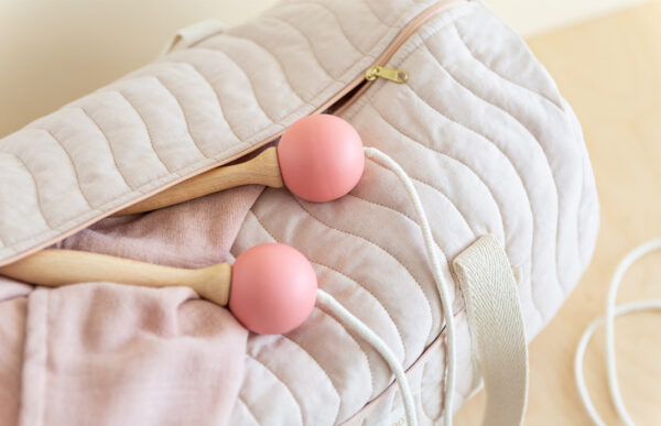 wooden skipping rope pink look2
