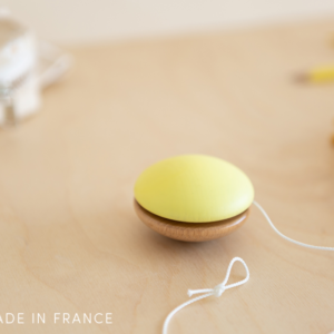 wooden yoyo yellow look1