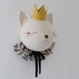 cat head kids wall decor stripe with yellow crown