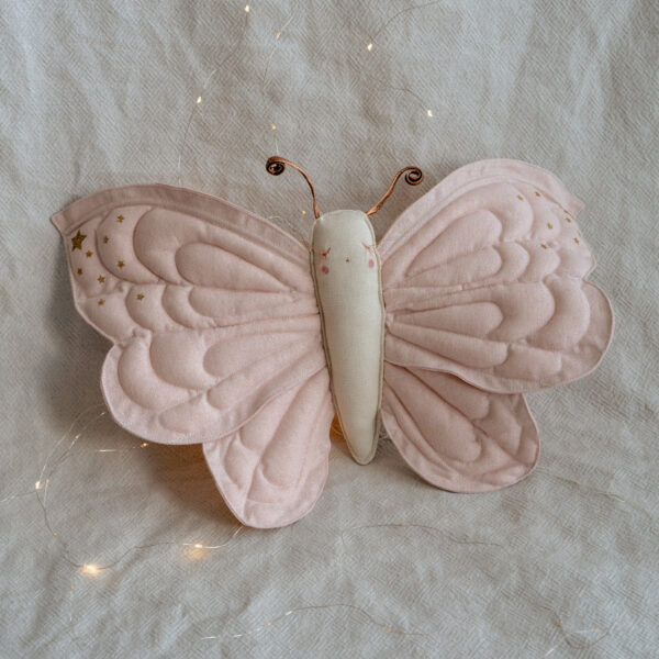 dreaming butterfly light pink glitter