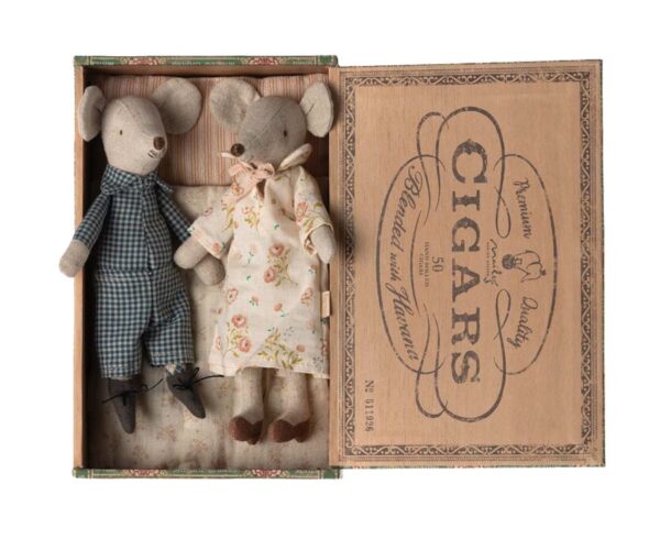 maileg grandma and grandpa mice in cigarbox