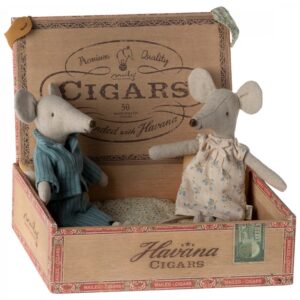 maileg mum and dad mice in cigarbox